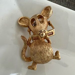Gold tone thinking mouse with eyeglasses brooch pin
